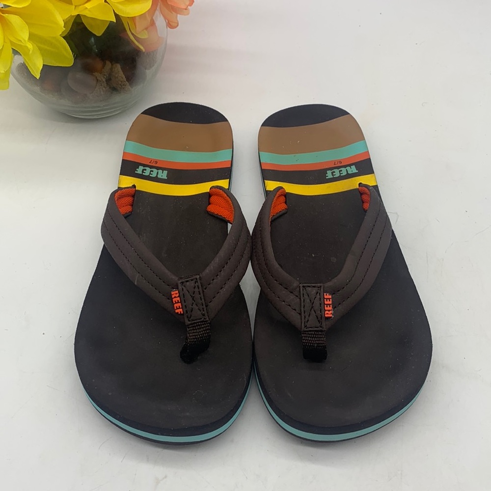 Reef Brown Teal Flip Flops Size 6/7. FFT3690F